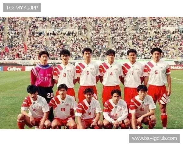 中国退役足球帅哥风采再现 他们的职业生涯与人生故事揭秘